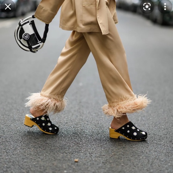 SLEEPEr Matilda clog Black Embroidered Daisy Print Sz 39 - Picture 3 of 3